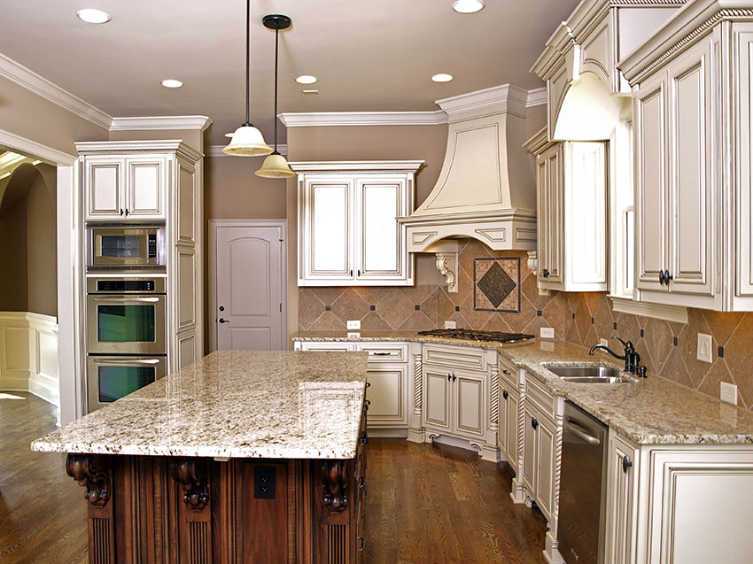 Luxury Kitchen Dynasty Cabinets With Gold Brazil Granite Counter
