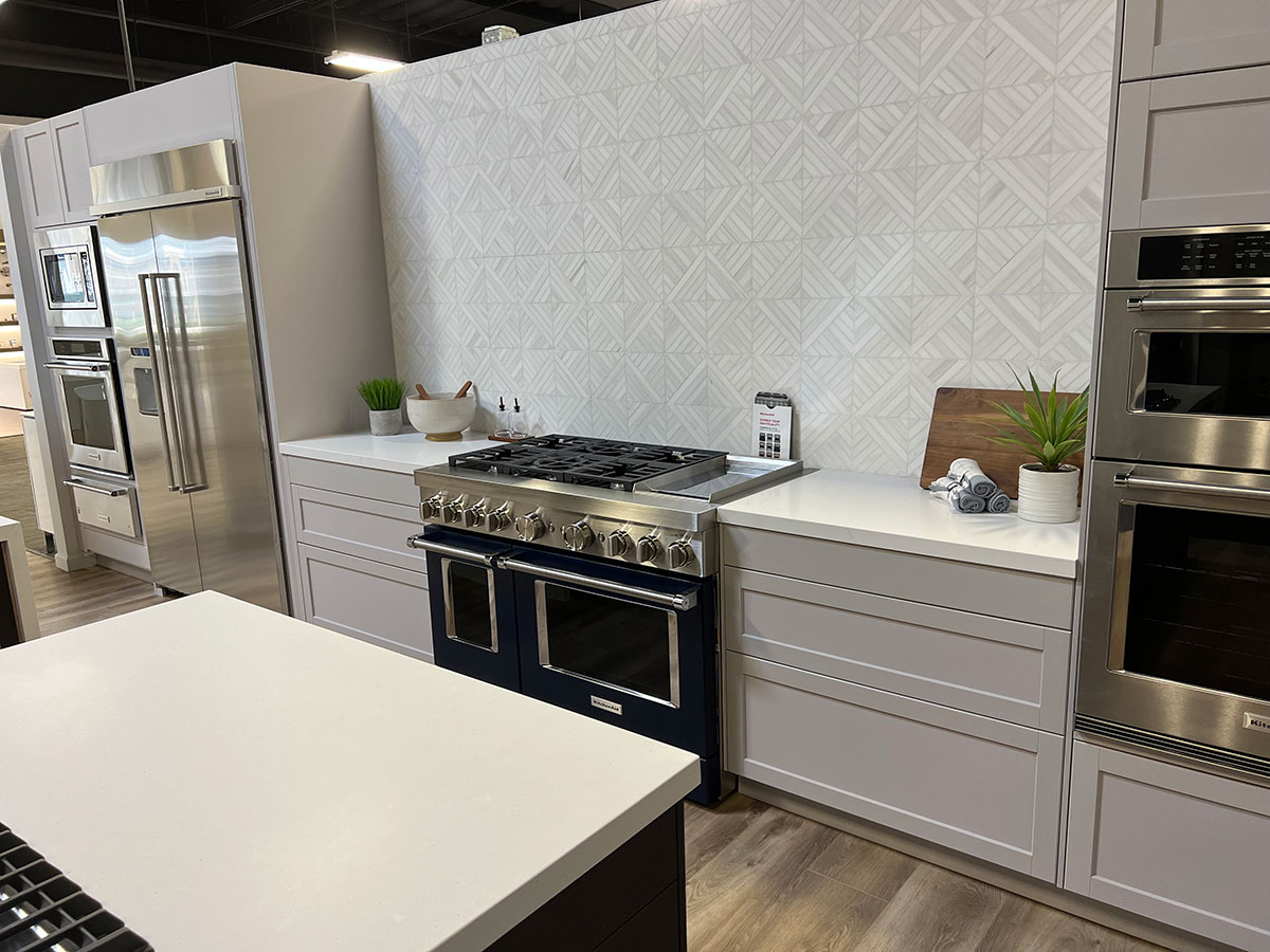 Kitchen remodeling project by Amazing Cabinetry in Lake Forest