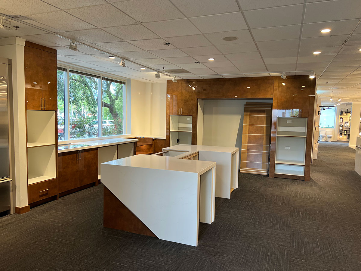 Kitchen design and remodeling by Amazing Cabinetry in Lake Forest