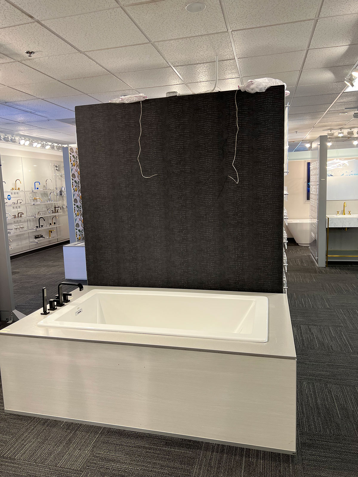 Bathroom design and cabinetry by Amazing Cabinetry in Lake Forest